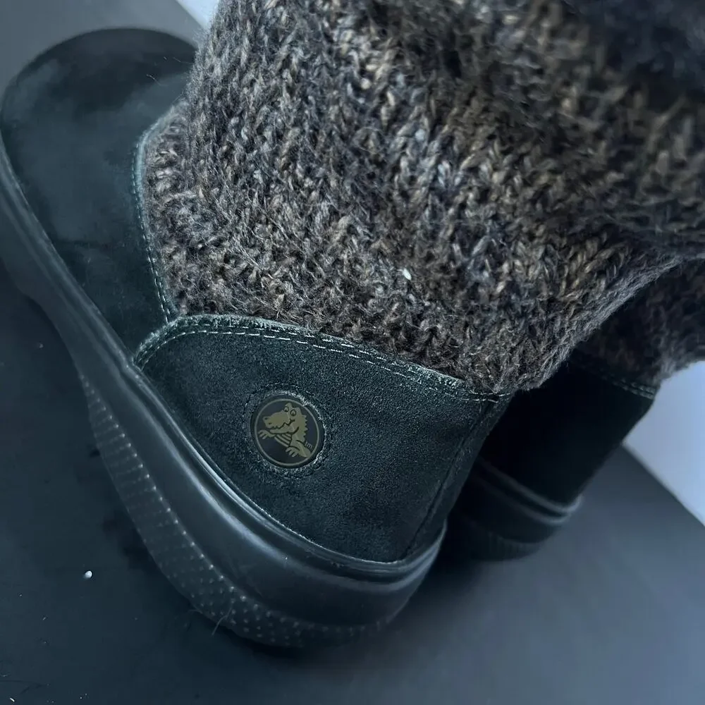 Crocs Womens Cozycrocs Cozy Boots Gray Black Leather Faux Fur Trim size 7